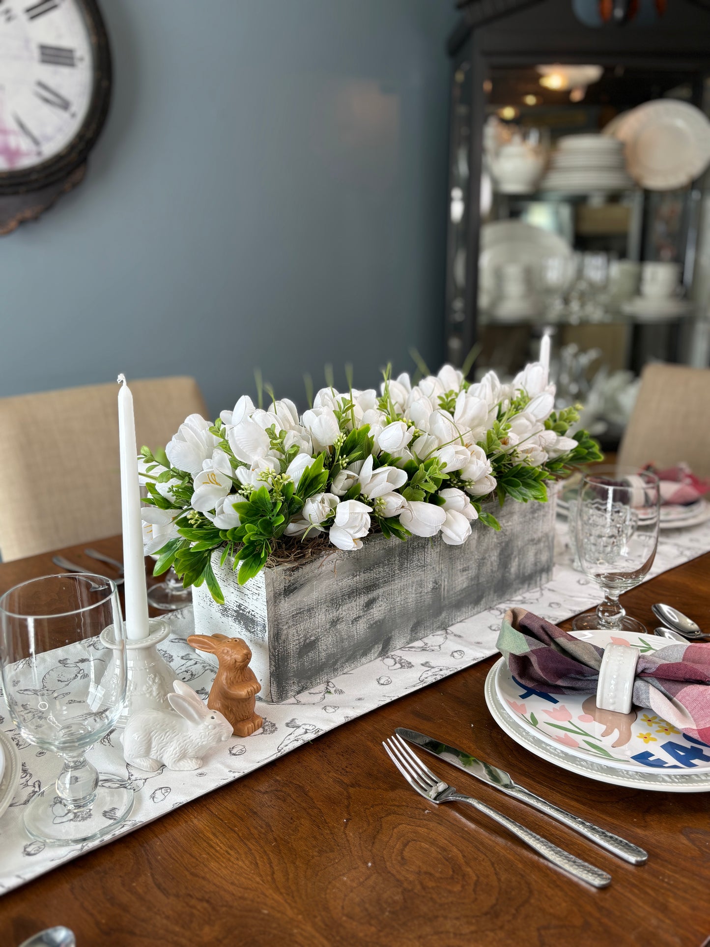Farmhouse Spring Tulip Centerpiece