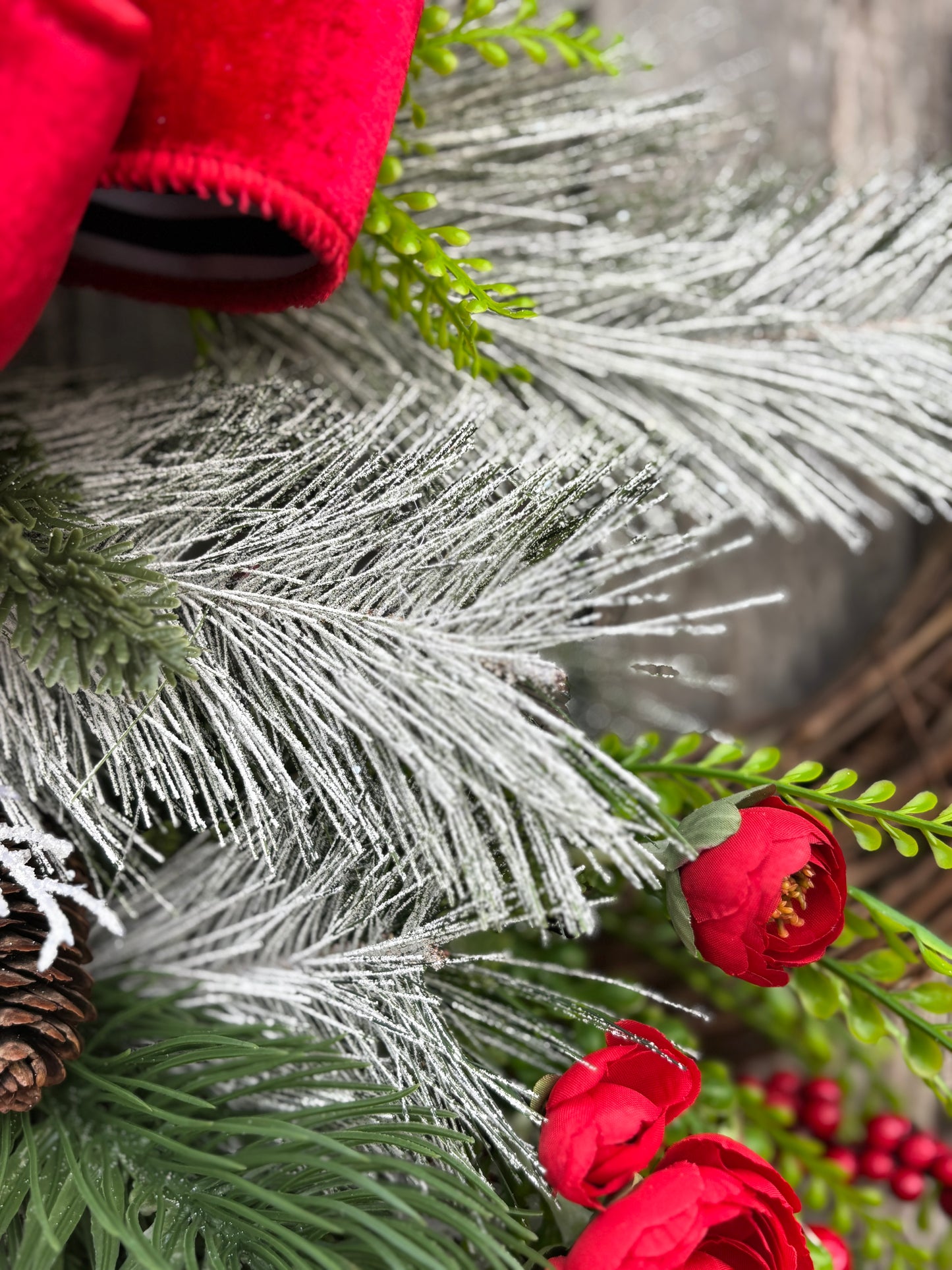 Frosted Elegance Wreath
